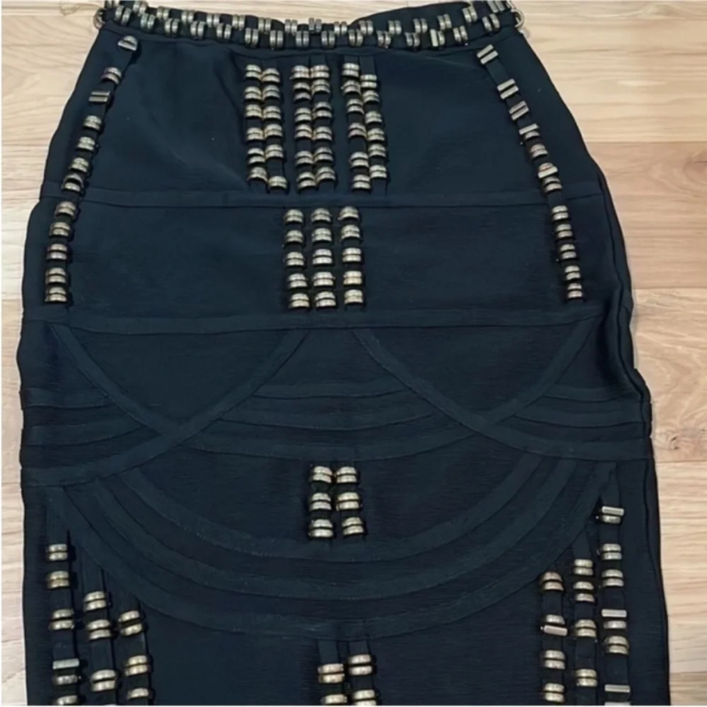 Chic Black Embellished Pencil Skirt